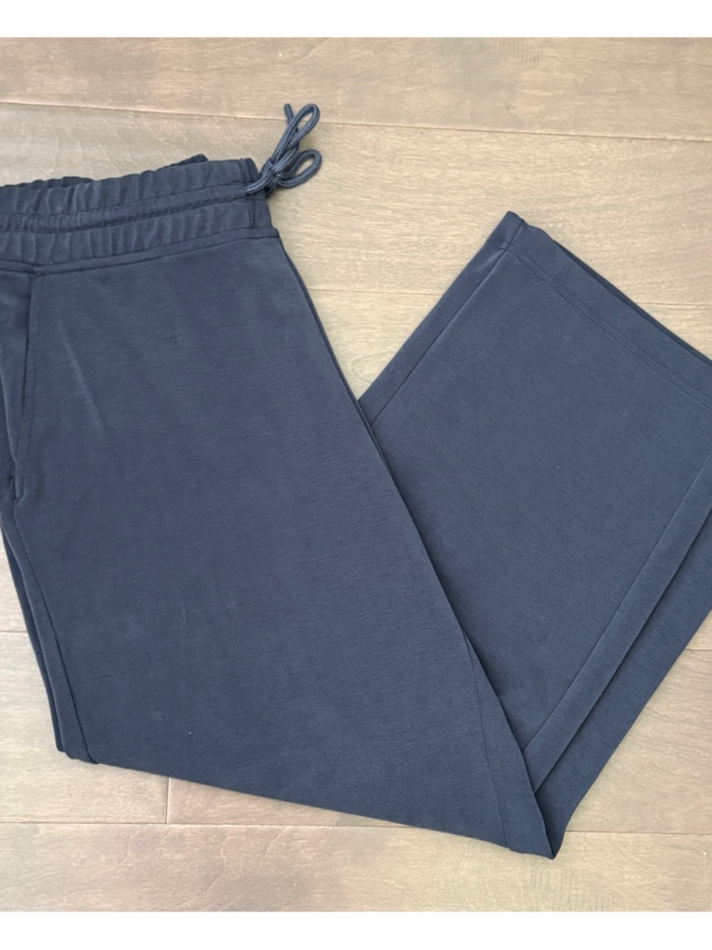 Athleta Seasoft Dark Navy Blue Active Pull-On Cropped Pants Large Pockets
